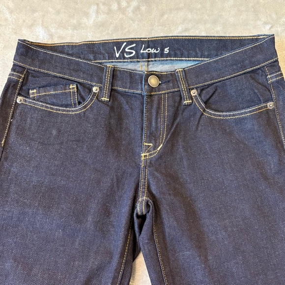 VS Low Rise 5 Flare Dark Denim Jeans Wmn’s Sz 4 Victoria’s Secret - Picture 2 of 10